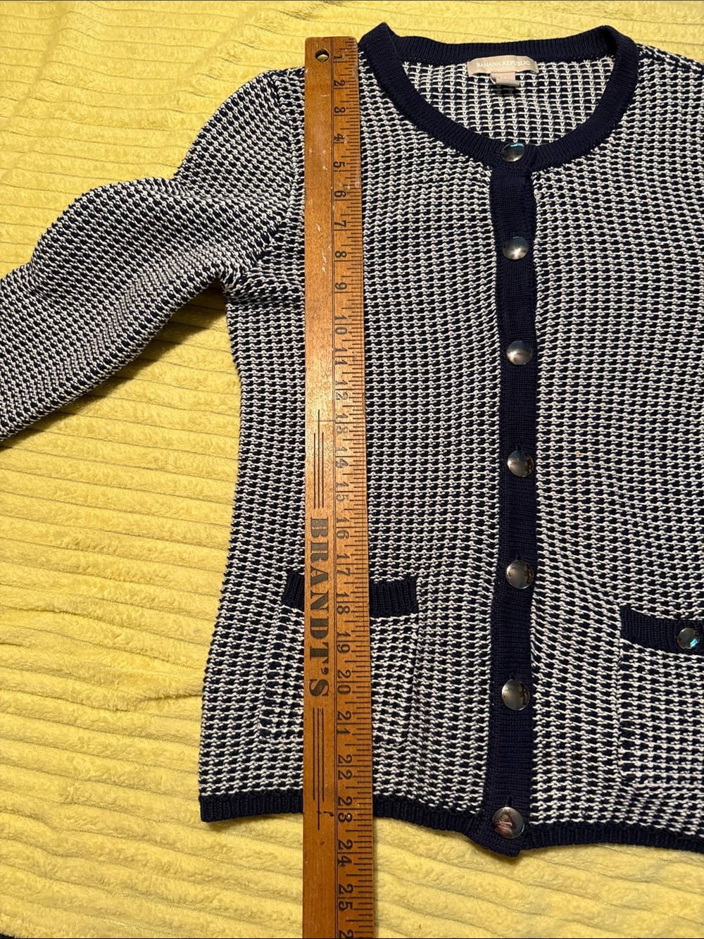Banana Republic Navy and White Houndstooth Cardigan - Picture 5 of 8